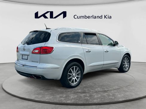 Used 2017 Buick Enclave Leather FWD image 5