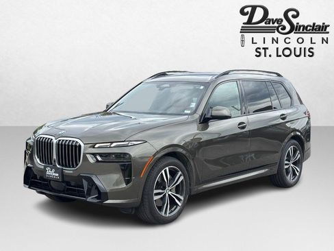 Used 2025 BMW X7 xDrive40i w/ M Sport Package AWD/4WD image 7