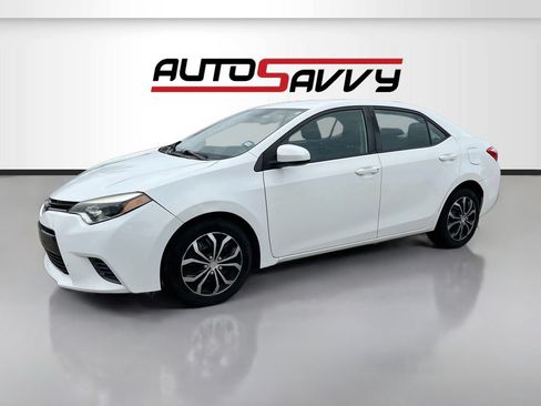Used 2015 Toyota Corolla LE FWD image 3