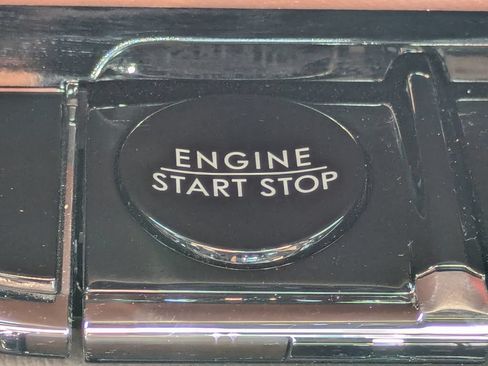 Certified 2025 Lincoln Aviator Reserve RWD image 29
