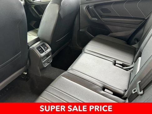 Used 2022 Volkswagen Tiguan SE R-Line AWD/4WD image 11