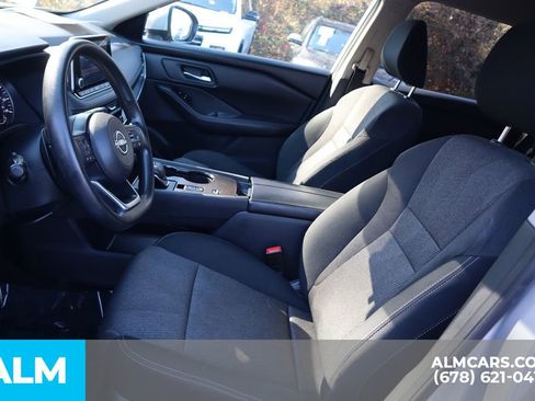 Used 2024 Nissan Rogue SV image 11