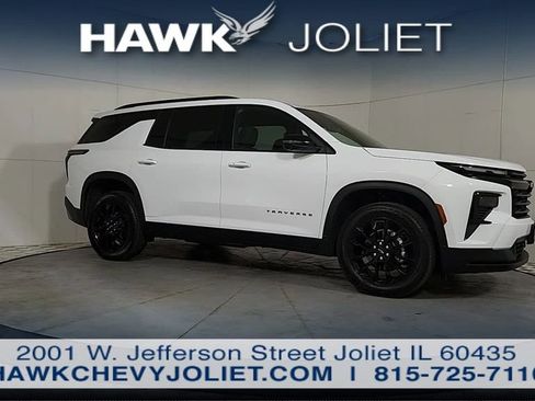 Used 2026 Chevrolet Traverse LT w/ Midnight/Sport Edition FWD image 9