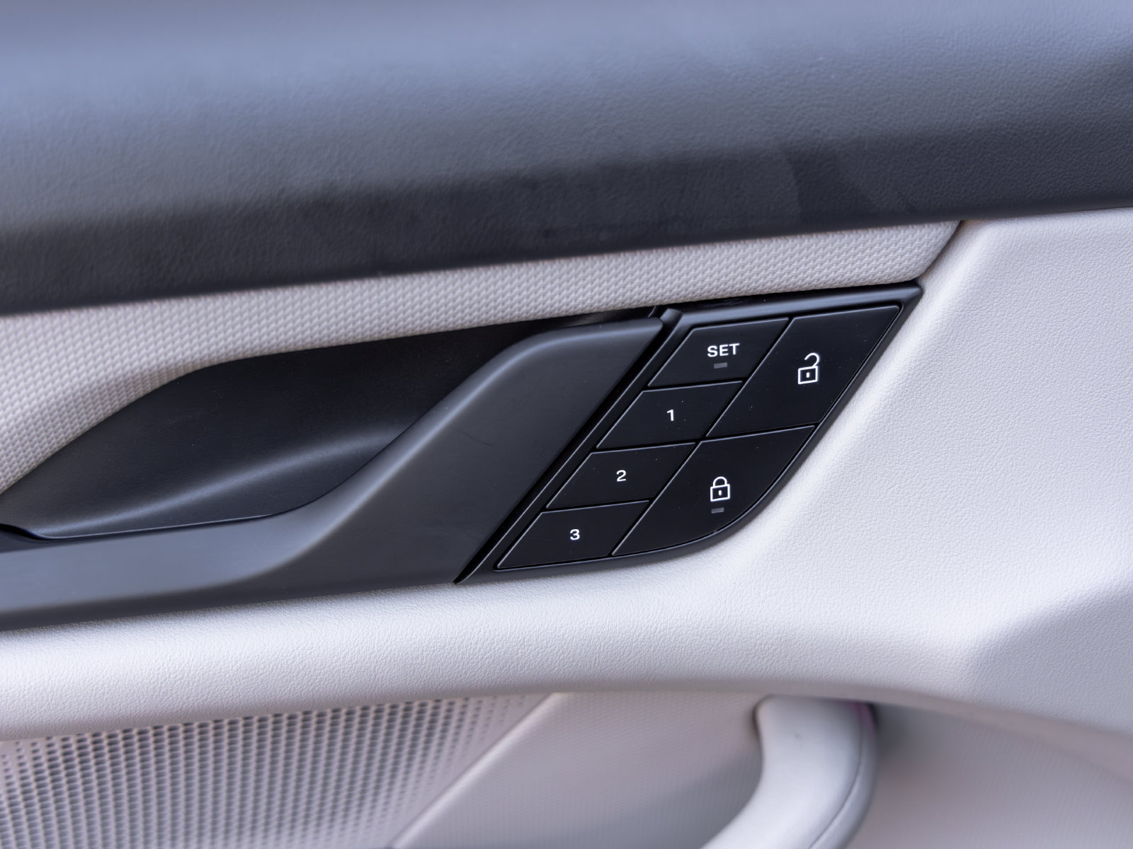Certified 2022 Porsche Taycan 4S AWD/4WD image 20