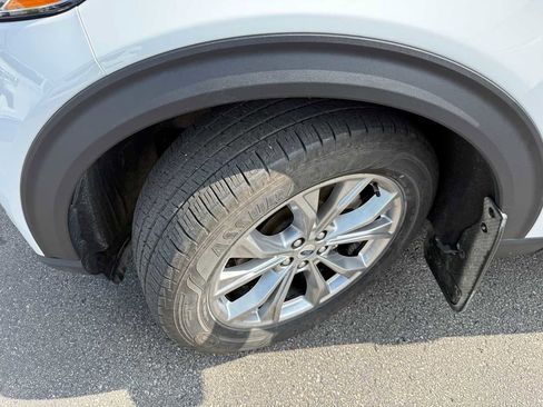 Used 2023 Ford Explorer Limited image 8