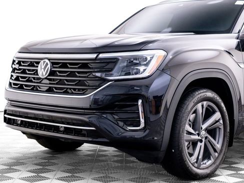 Used 2024 Volkswagen Atlas Cross Sport SEL R-Line AWD/4WD image 40