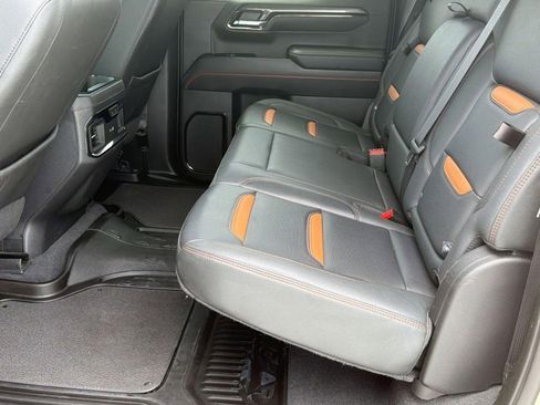 Used 2023 GMC Sierra 1500 AT4 w/ AT4 Premium Package AWD/4WD image 15