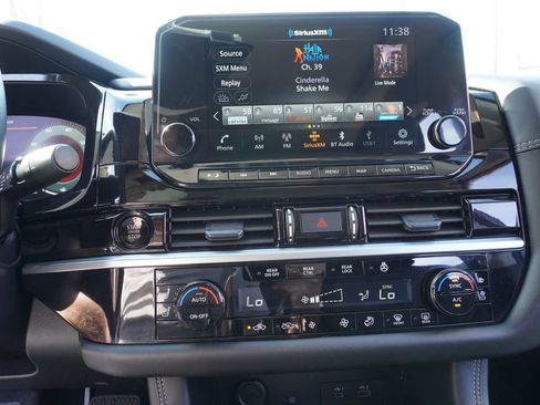 Used 2025 Nissan Pathfinder Platinum w/ Cargo Package image 21