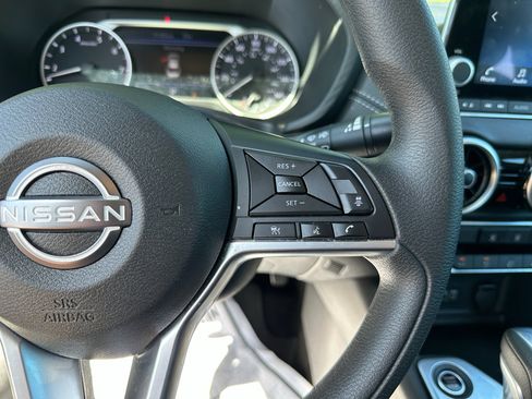 Used 2024 Nissan Sentra SV FWD image 18
