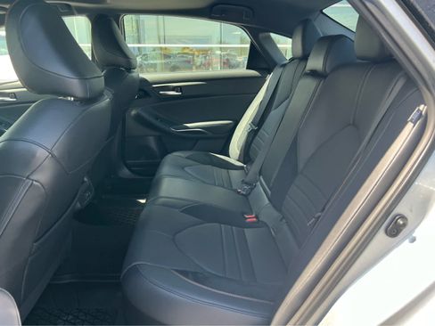 Used 2022 Toyota Avalon XSE FWD image 27