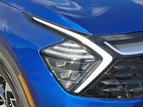 Used 2024 Kia Sportage EX image 11