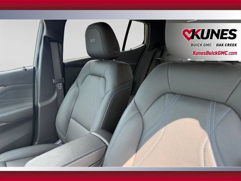 Used 2024 Buick Envista Sport Touring w/ Convenience I Package FWD image 23