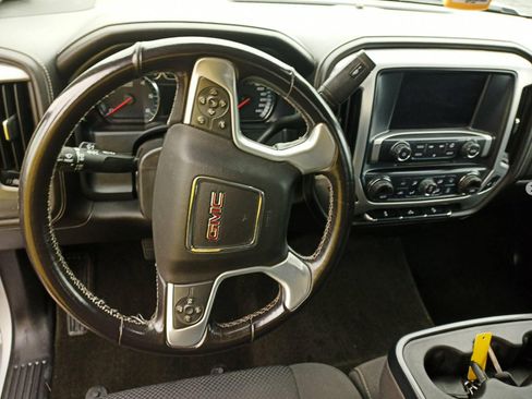 Used 2018 GMC Sierra 1500 SLE w/ SLE Value Package AWD/4WD image 6
