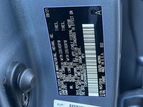 Certified 2021 Toyota Highlander XLE image 46