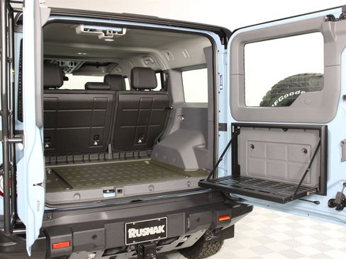 New 2025 INEOS Grenadier Base image 21