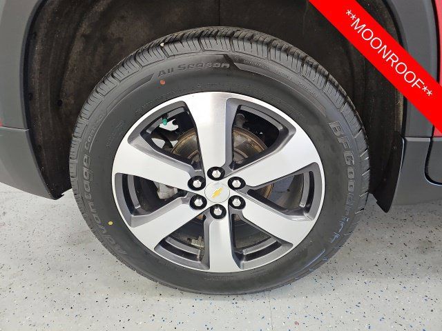 Used 2022 Chevrolet Traverse LT w/ LT Premium Package AWD/4WD image 7