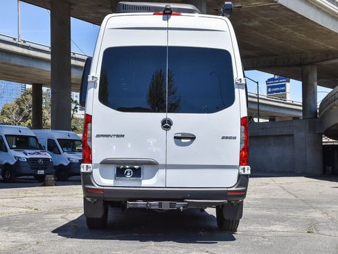 Used 2021 Mercedes-Benz Sprinter 2500 image 5