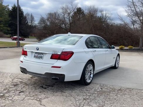 Used 2015 BMW 750i xDrive image 8