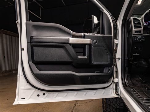 Used 2021 Ford F350 Lariat w/ Lariat Ultimate Package image 28