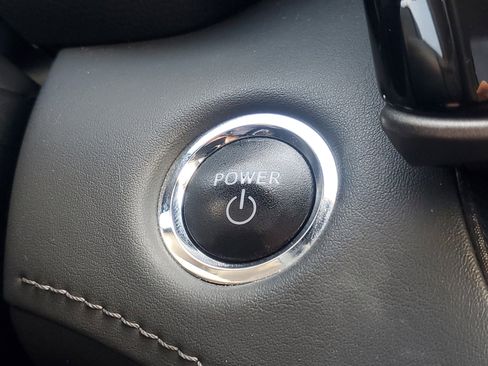 Used 2023 Toyota Highlander XLE FWD image 33