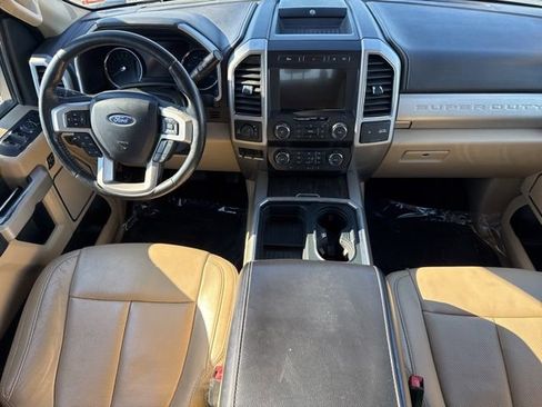 Used 2020 Ford F350 Lariat w/ Chrome Package image 28