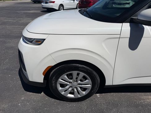 Used 2022 Kia Soul LX FWD image 11