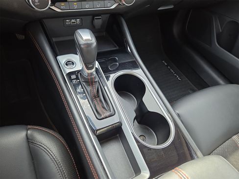 Used 2024 Nissan Altima 2.5 SR image 22