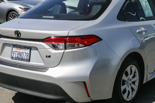 Used 2025 Toyota Corolla LE FWD image 11