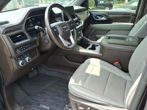Used 2022 GMC Yukon XL SLT w/ SLT Premium Package AWD/4WD image 10