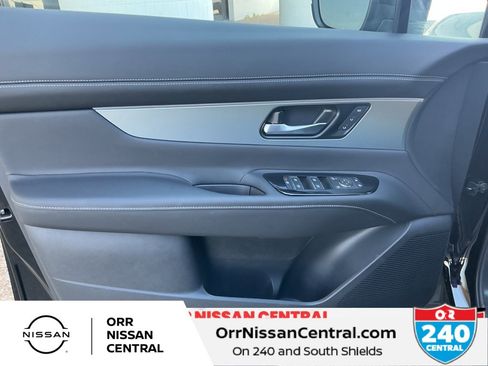 New 2025 Nissan Murano SL image 15