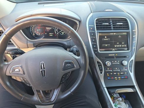 Used 2016 Lincoln MKX Reserve w/ Luxury Package image 4