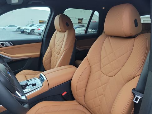 New 2026 BMW X5 xDrive40i w/ Premium Package AWD/4WD image 17