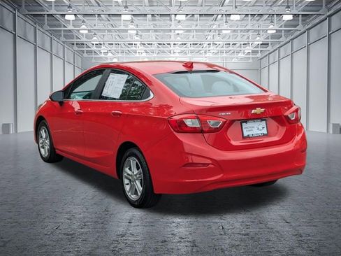 Used 2017 Chevrolet Cruze LT w/ Convenience Package FWD image 3