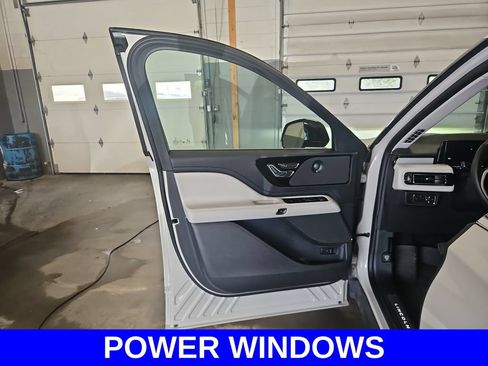 Used 2025 Lincoln Aviator Reserve w/ Illumination Package AWD/4WD image 19