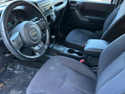 Used 2013 Jeep Wrangler Sport AWD/4WD image 11