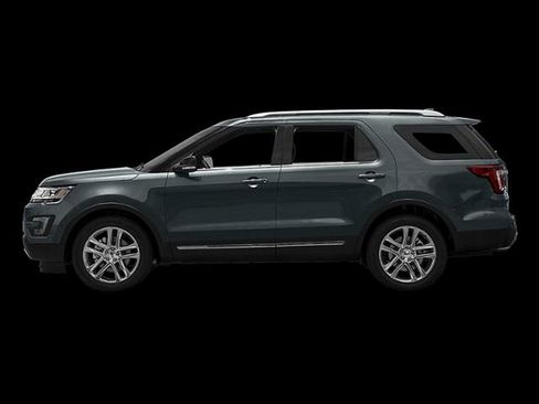 Used 2016 Ford Explorer XLT w/ Equipment Group 202A AWD/4WD image 40