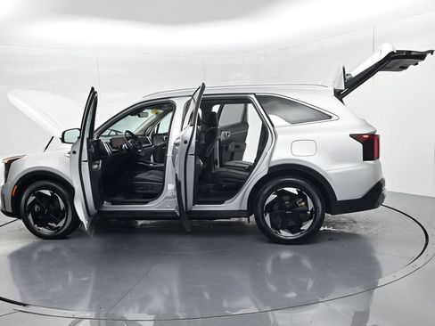 Certified 2025 Kia Sorento EX w/ EX Panoramic Sunroof Package AWD/4WD image 68