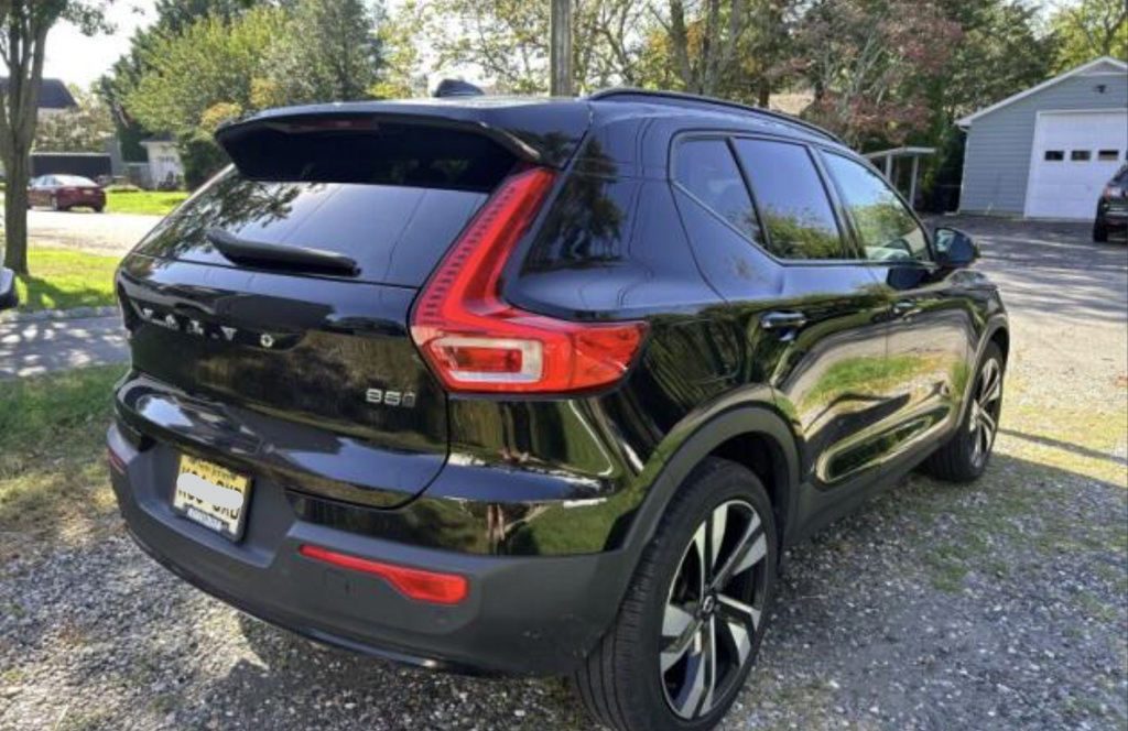 Used 2024 Volvo XC40 B5 Plus w/ Climate Package AWD/4WD image 16