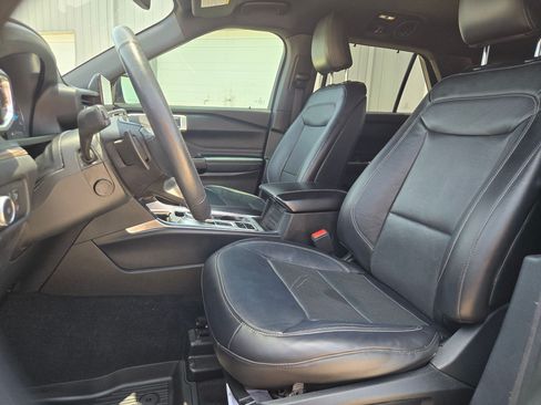 Used 2020 Ford Explorer Limited RWD image 10