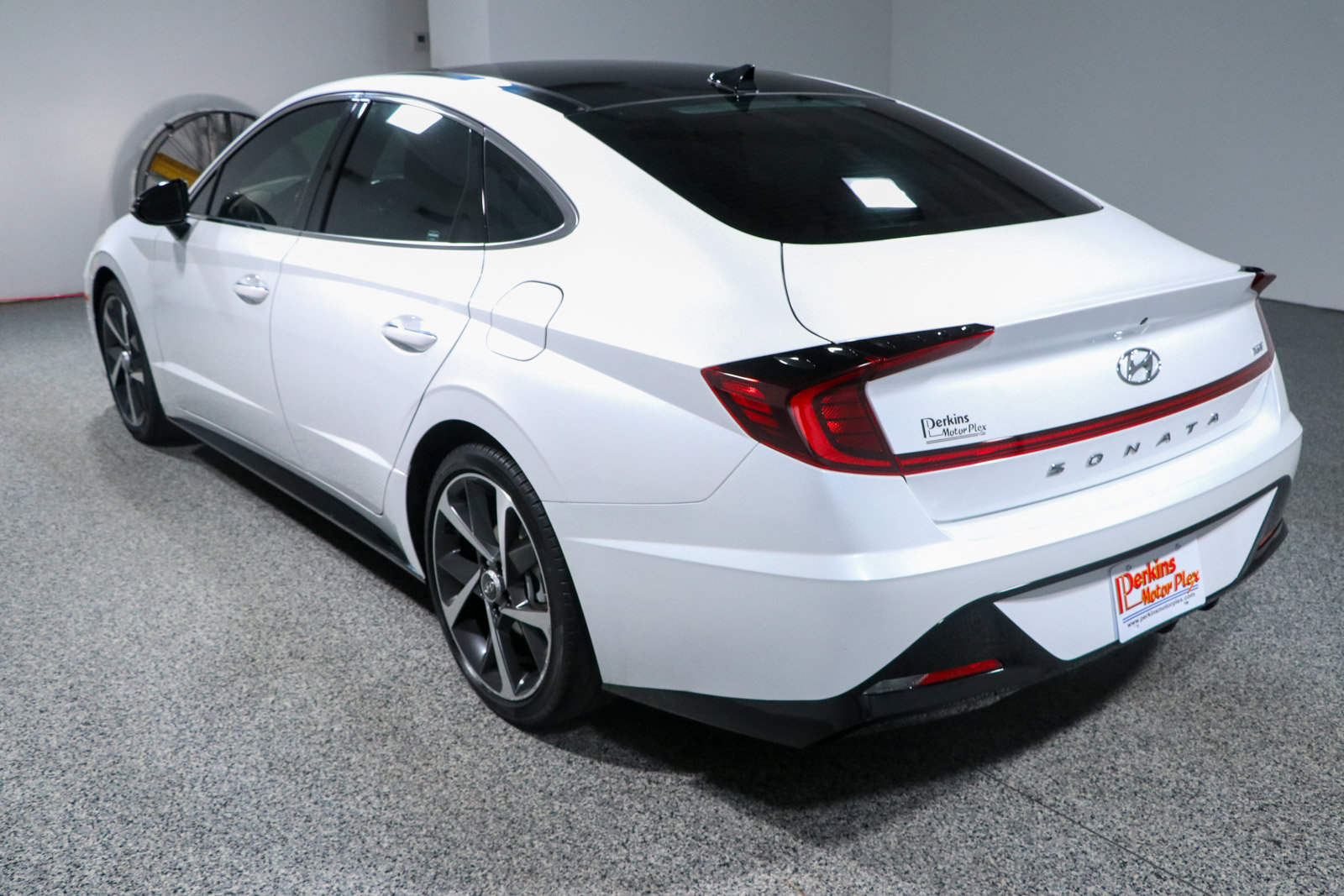 Used 2022 Hyundai Sonata SEL Plus w/ Cargo Package FWD image 9