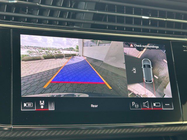 Used 2025 Audi SQ8 Prestige AWD/4WD image 16