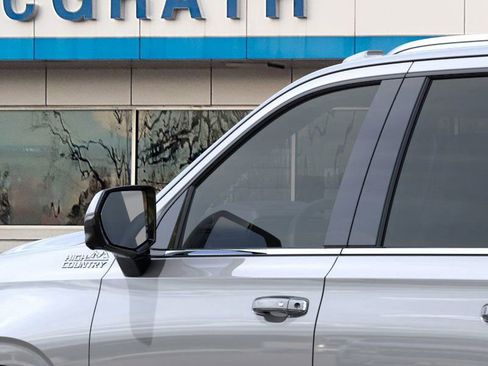 New 2026 Chevrolet Suburban High Country image 14