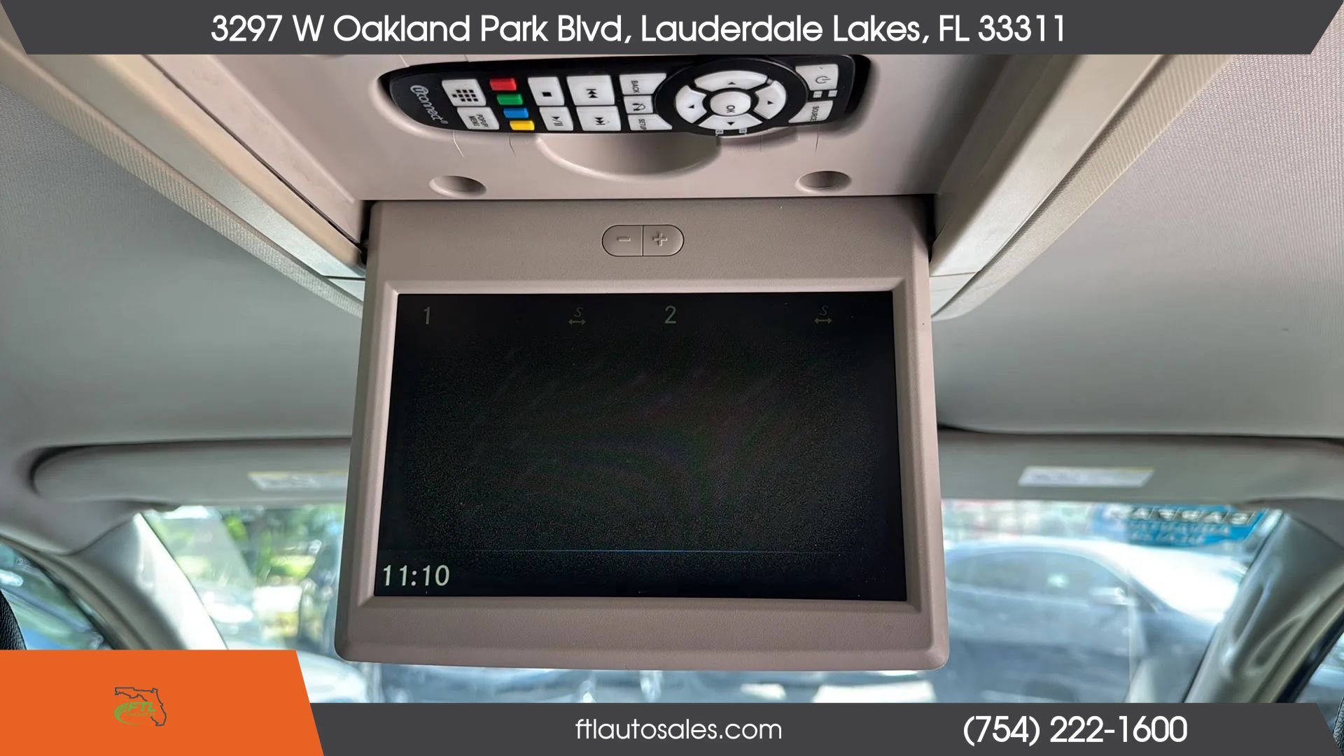 Used 2014 Chrysler Town & Country Touring-L FWD image 25