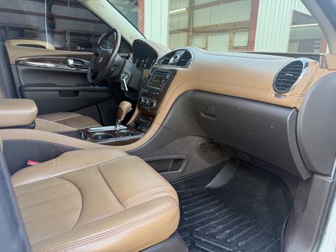Used 2017 Buick Enclave Leather FWD image 31