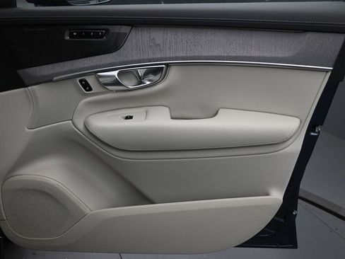 New 2026 Volvo XC90 T8 Ultra w/ Protection Package Premier image 31