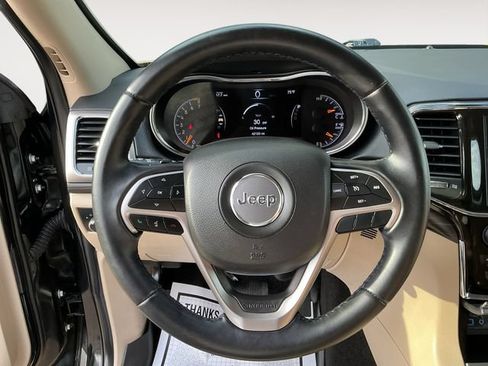 Used 2022 Jeep Grand Cherokee Laredo E AWD/4WD image 13