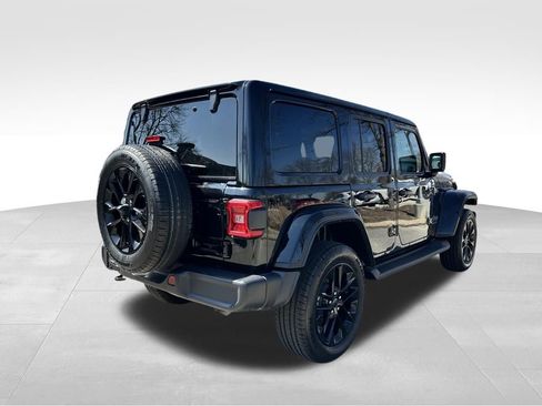 Used 2025 Jeep Wrangler Unlimited Sahara image 8
