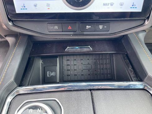 Used 2023 Ford Expedition Platinum AWD/4WD image 14