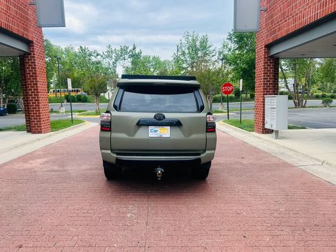 Used 2019 Toyota 4Runner TRD Off-Road Premium AWD/4WD image 5