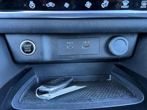 Used 2023 Nissan Rogue SV w/ SV Premium Package image 24